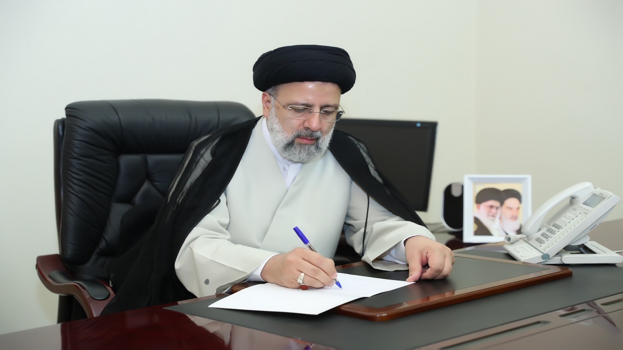 آزادگان سرافراز مایه فخر نظام و ملت غیور ایران هستند