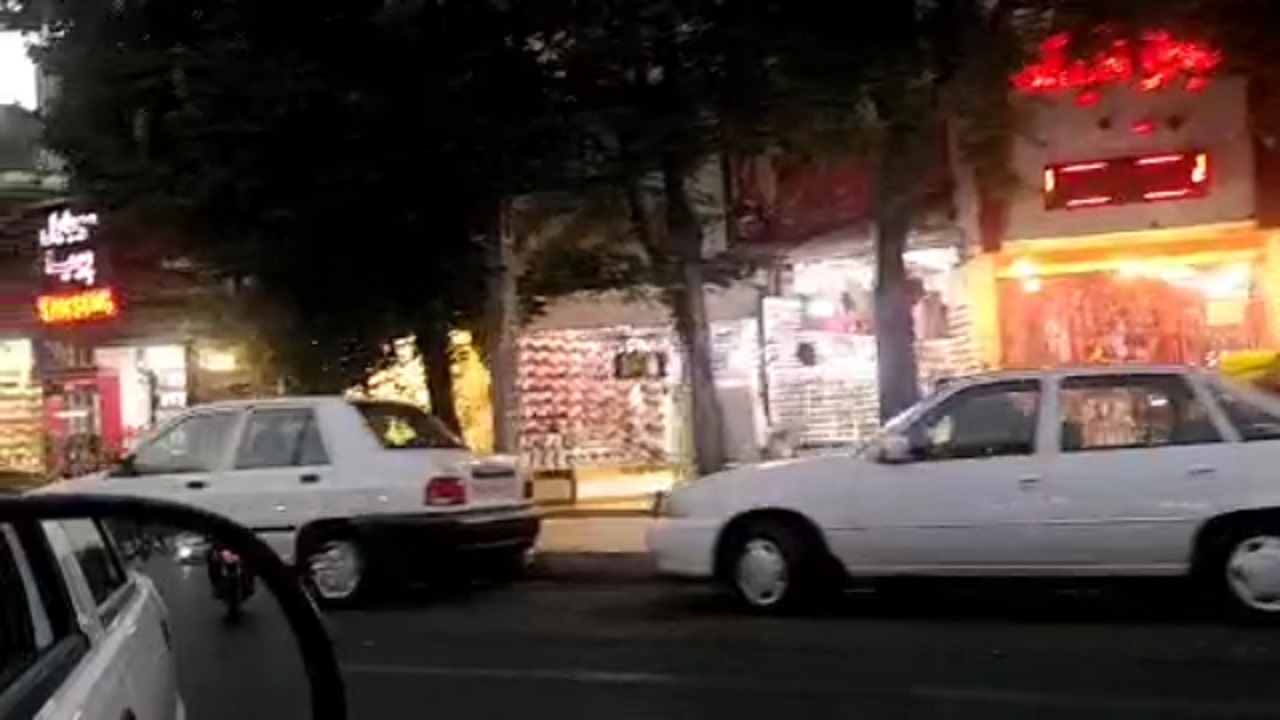 فعالیت بازار حسن‌آباد در روز‌های قرمز کرونایی + فیلم