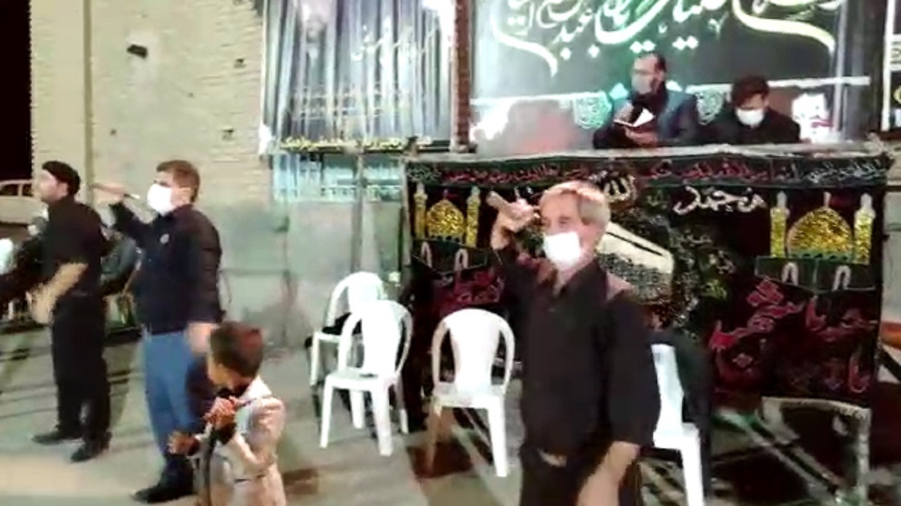فیلمی از سوگواری عاشقان حسینی در هشتمین شب از ماه محرم