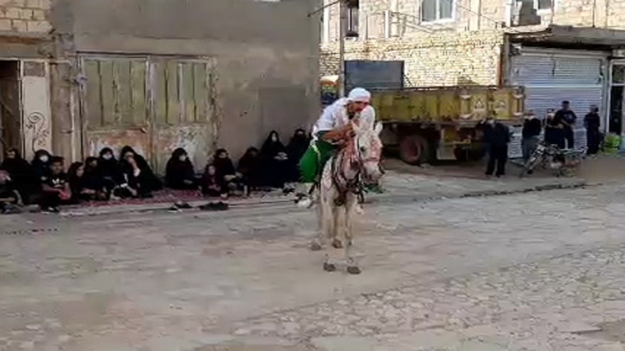 تعزیه خوانی حضرت علی‌اکبر(ع) در روستای توآباد + فیلم