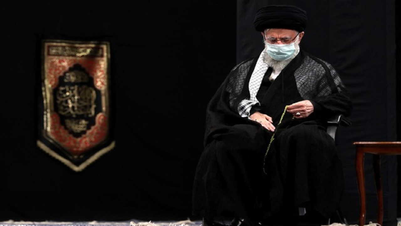 مراسم عزاداری شب تاسوعای حسینی با حضور رهبر انقلاب برگزار شد