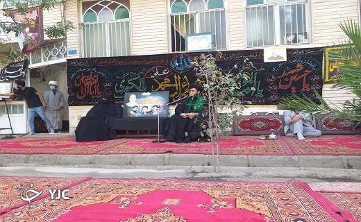 روضه&zwnj;خوانی مداح مشهور در جوار منزل شهیدان جعفری در قم +تصاویر