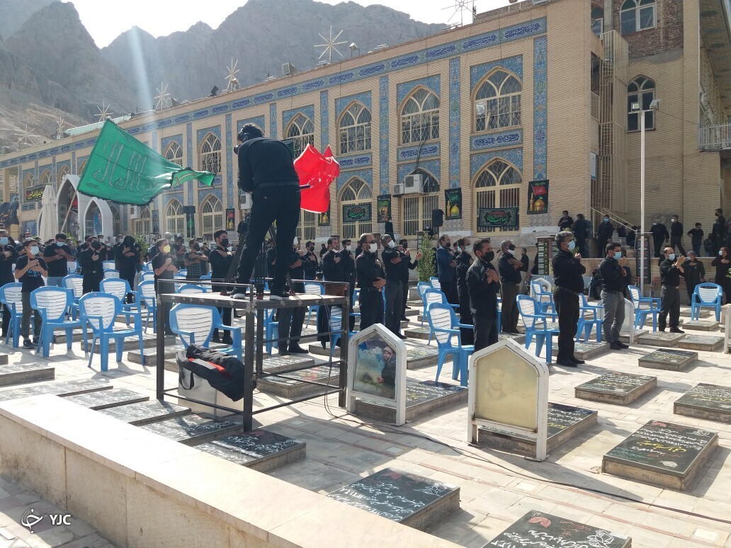 عزاداری تاسوعا در گلزار شهدای کرمان 
