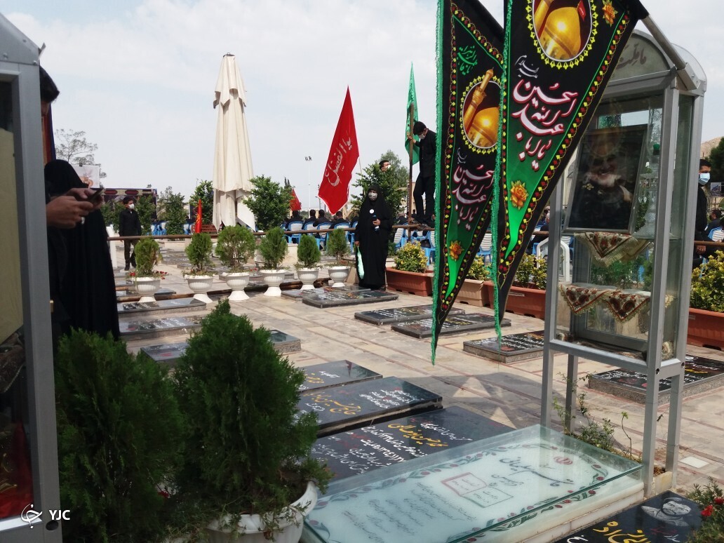 عزاداری تاسوعا در گلزار شهدای کرمان 