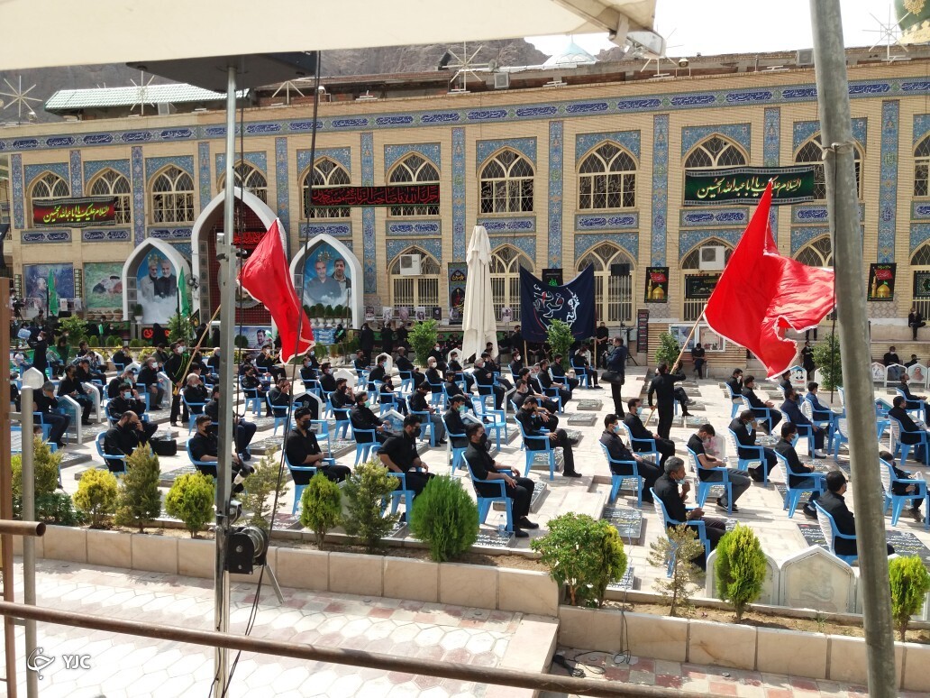 عزاداری تاسوعا در گلزار شهدای کرمان 