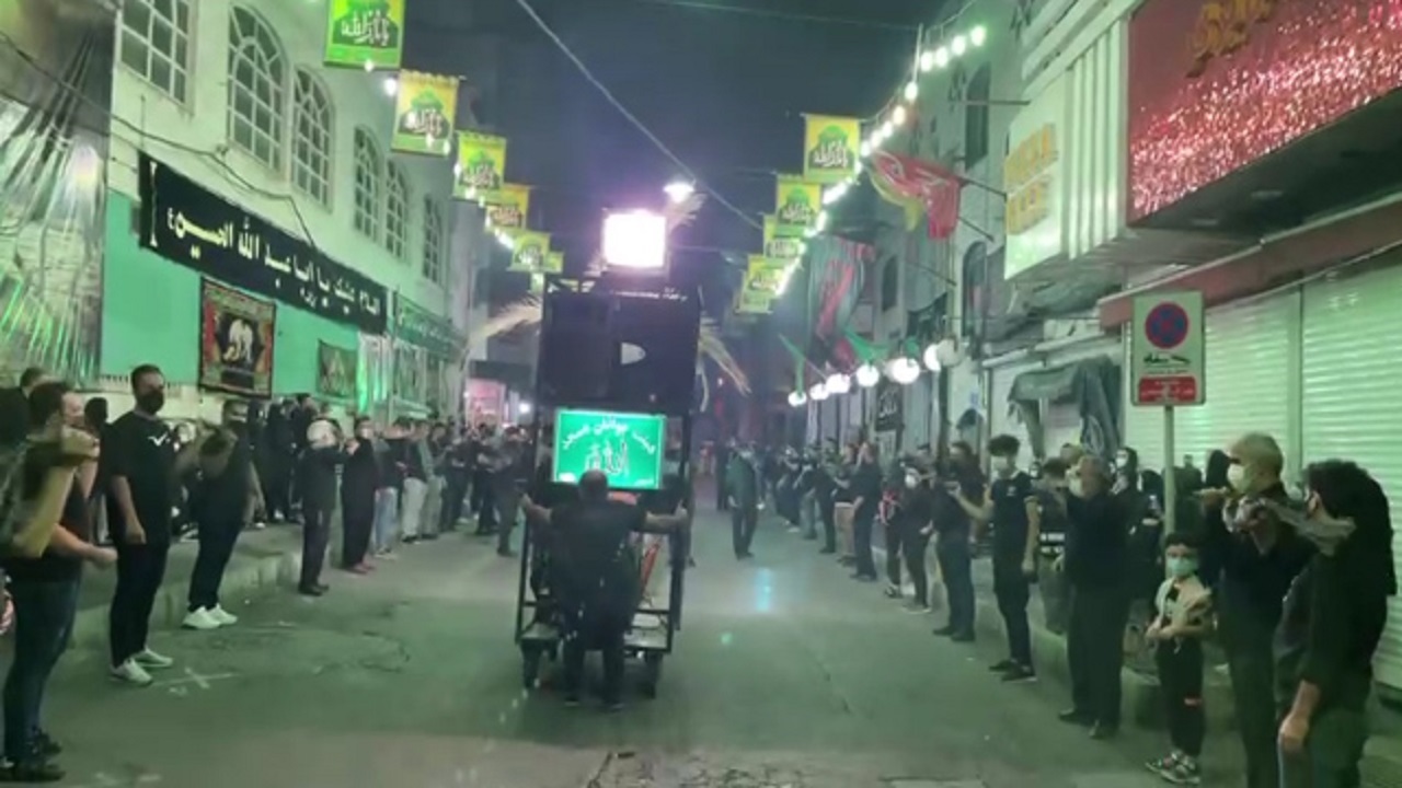 مراسم زنجیرزنی شب تاسوعا در امامزاده حسن + تهران