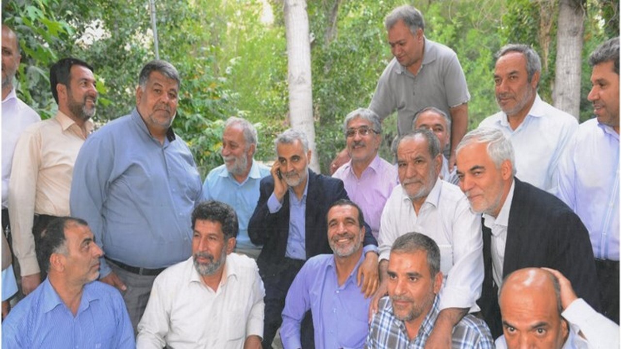 پاسداری با لباس پاره در نقش چوپان/ حاج قاسم کدام شهید را در قبر گذاشت؟