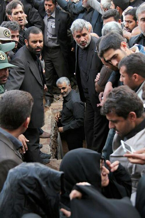 پاسداری با لباس پاره در نقش چوپان/ حاج قاسم این شهید را در قبر گذاشت