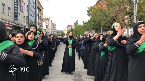 از تهیه پودینگ نوح تا جمع شدن دور آتش و نخریدن نمک؛ نگاهی به سنتهای عاشورایی کمتر شنیده شده در گوشه و کنار جهان+ تصاویر از تهیه پودینگ نوح تا جمع شدن دور آتش و نخریدن نمک؛ نگاهی به سنتهای عاشورایی کمتر شنیده شده در گوشه و کنار جهان+ تصاویر