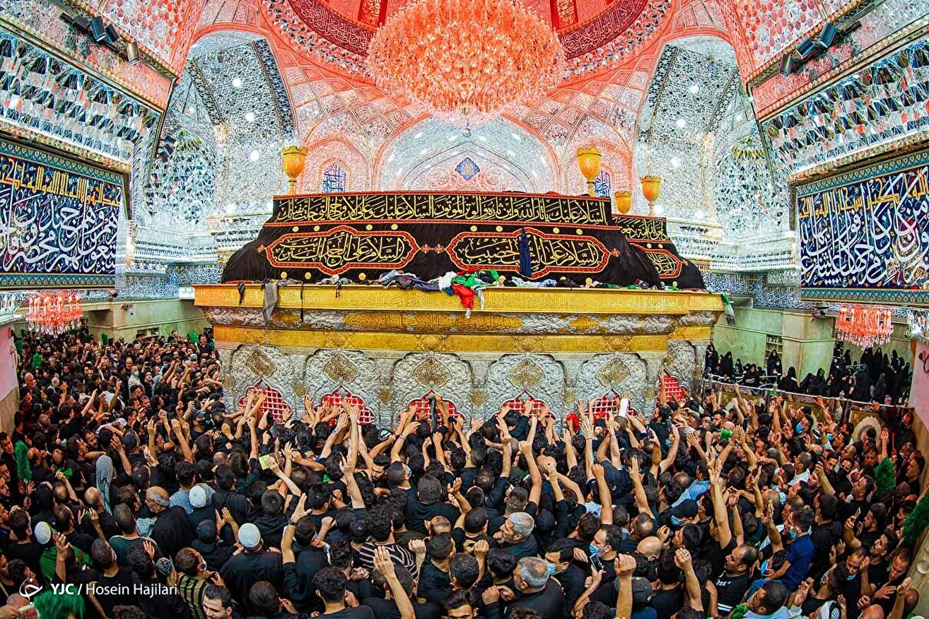 شب عاشورا در حرم امام حسین (ع)