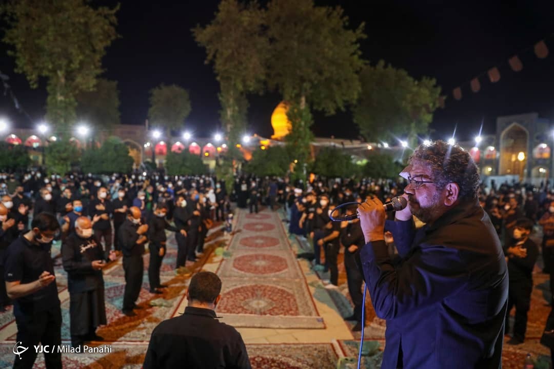 شاهچراغ (ع) در شب عاشورای حسینی سوگوار است