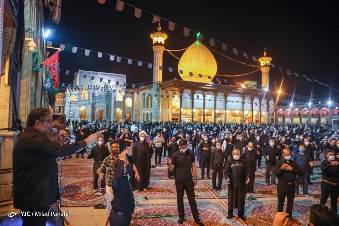 شاهچراغ (ع) در شب عاشورای حسینی سوگوار است