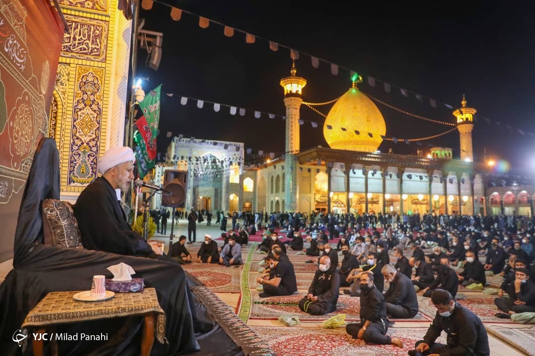 شاهچراغ (ع) در شب عاشورای حسینی سوگوار است