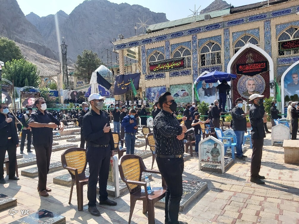 عزاداری عاشورا در گلزار شهدای کرمان 