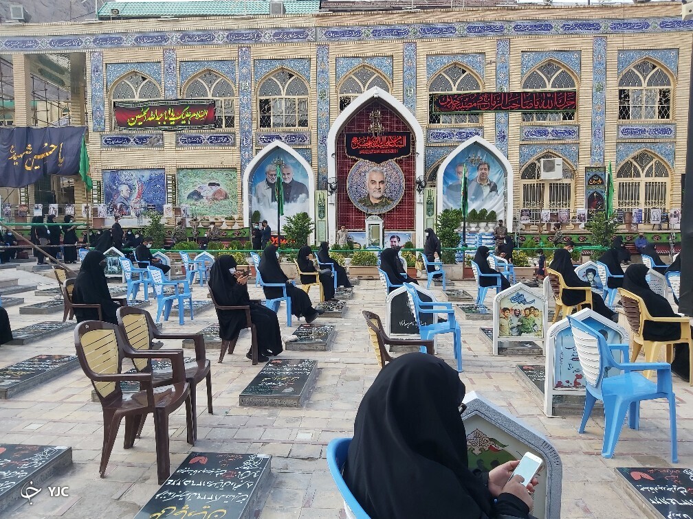 عزاداری عاشورا در گلزار شهدای کرمان 