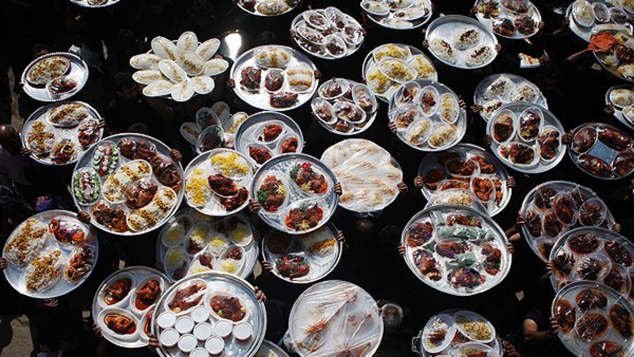 آیین طبخ نذری باغملک و اراضی مبارکه بدون حضور عزاداران برگزار شد