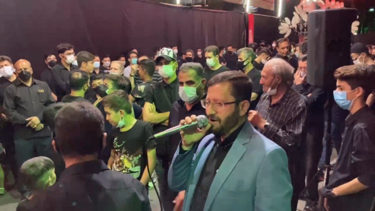 فیلمی از سوگواری محبان حسینی درشب عاشورا