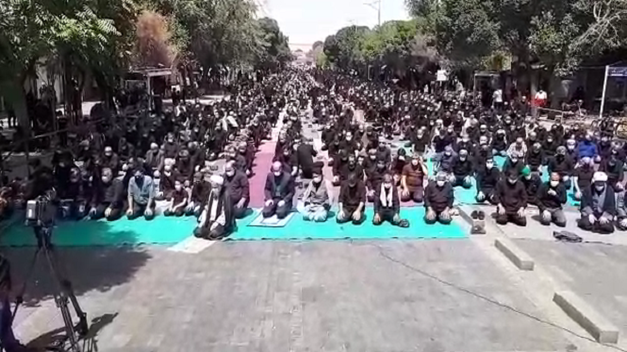 اقامه نماز ظهر عاشورا در قزوین