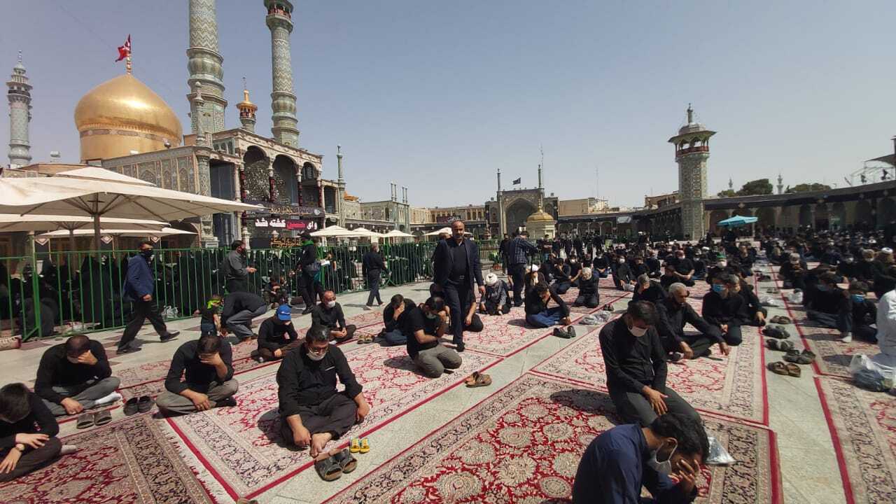 سوگواری عاشورای حسینی در حرم حضرت معصومه(س)+تصاویر