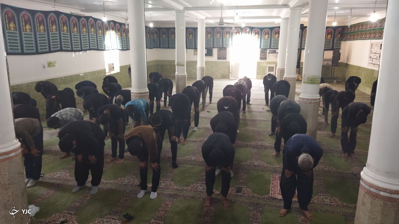 نماز ظهر عاشورا در شهرستان رودبار جنوب