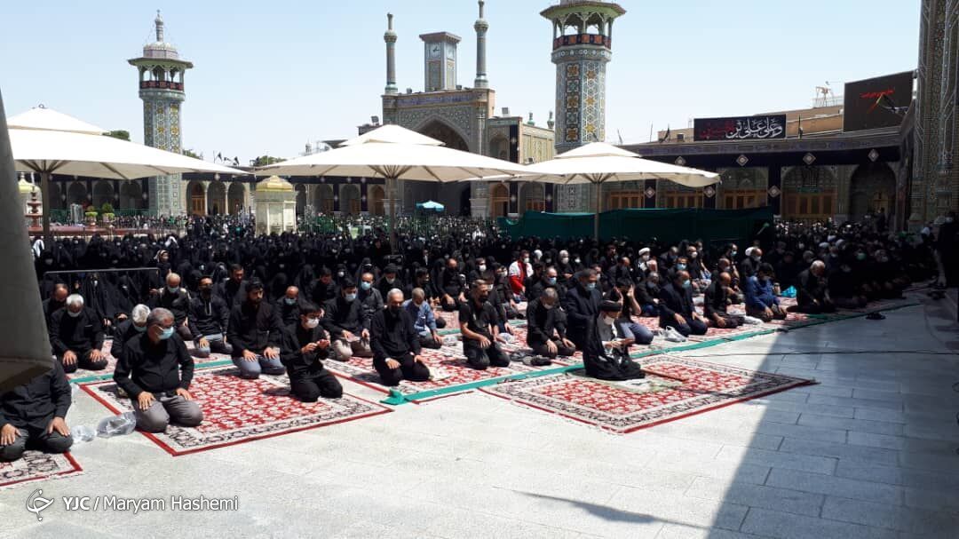 نماز ظهر عاشورا در قم اقامه شد +تصاویر