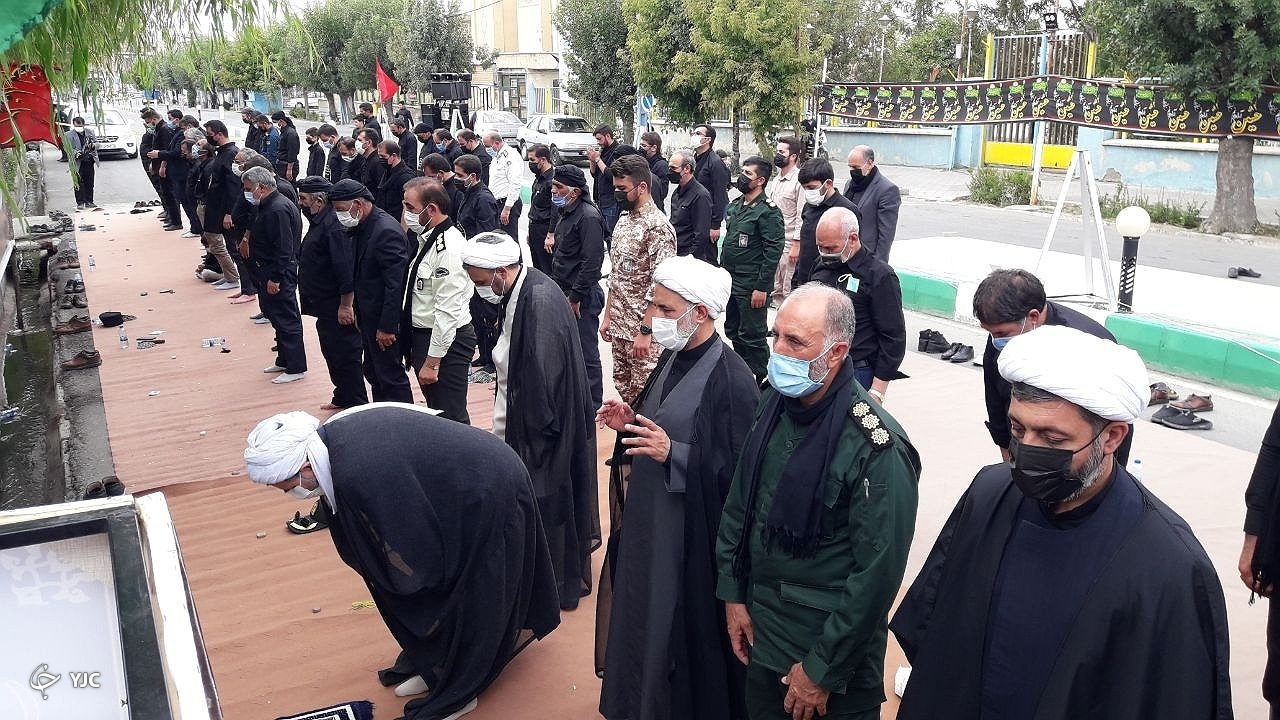 نماز ظهر عاشورا به امامت امام جمعه شهرستان چالدران برگزار شد.