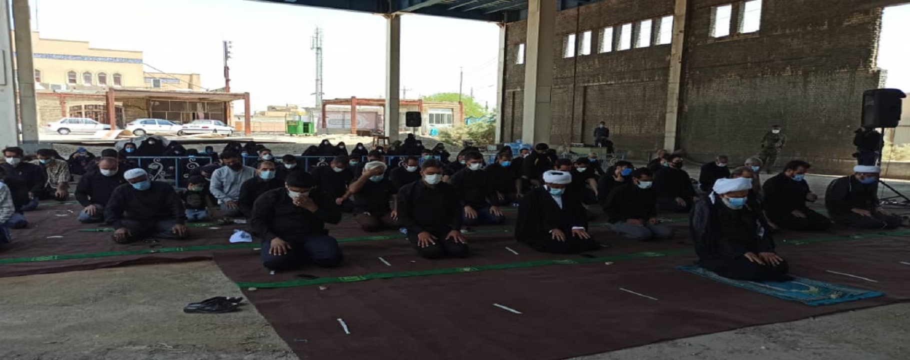 عزاداران آبادانی نماز ظهر عاشورا را اقامه کردند