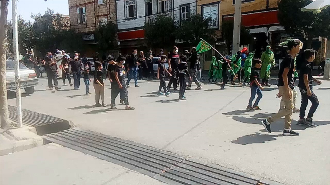 مراسم عزاداری روز عاشورا  در شهر شریفیه + فیلم