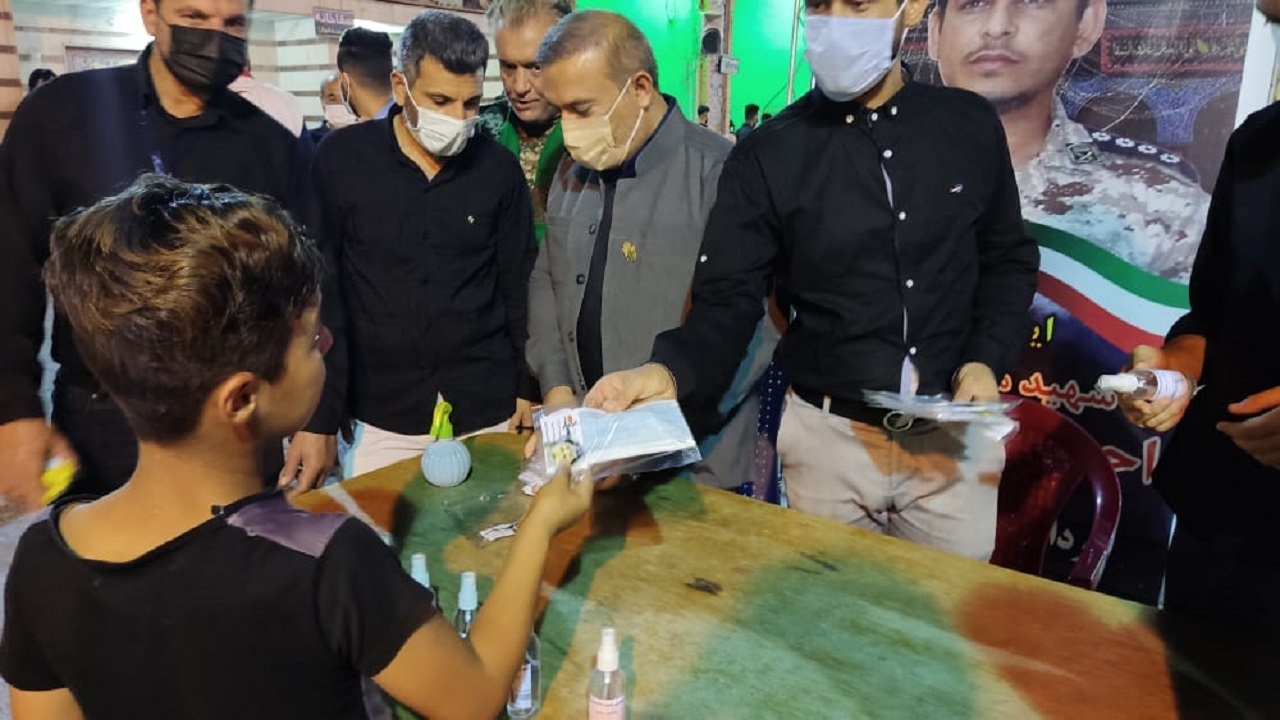 توزیع ۴ هزار ماسک رایگان بین مردم در شوش