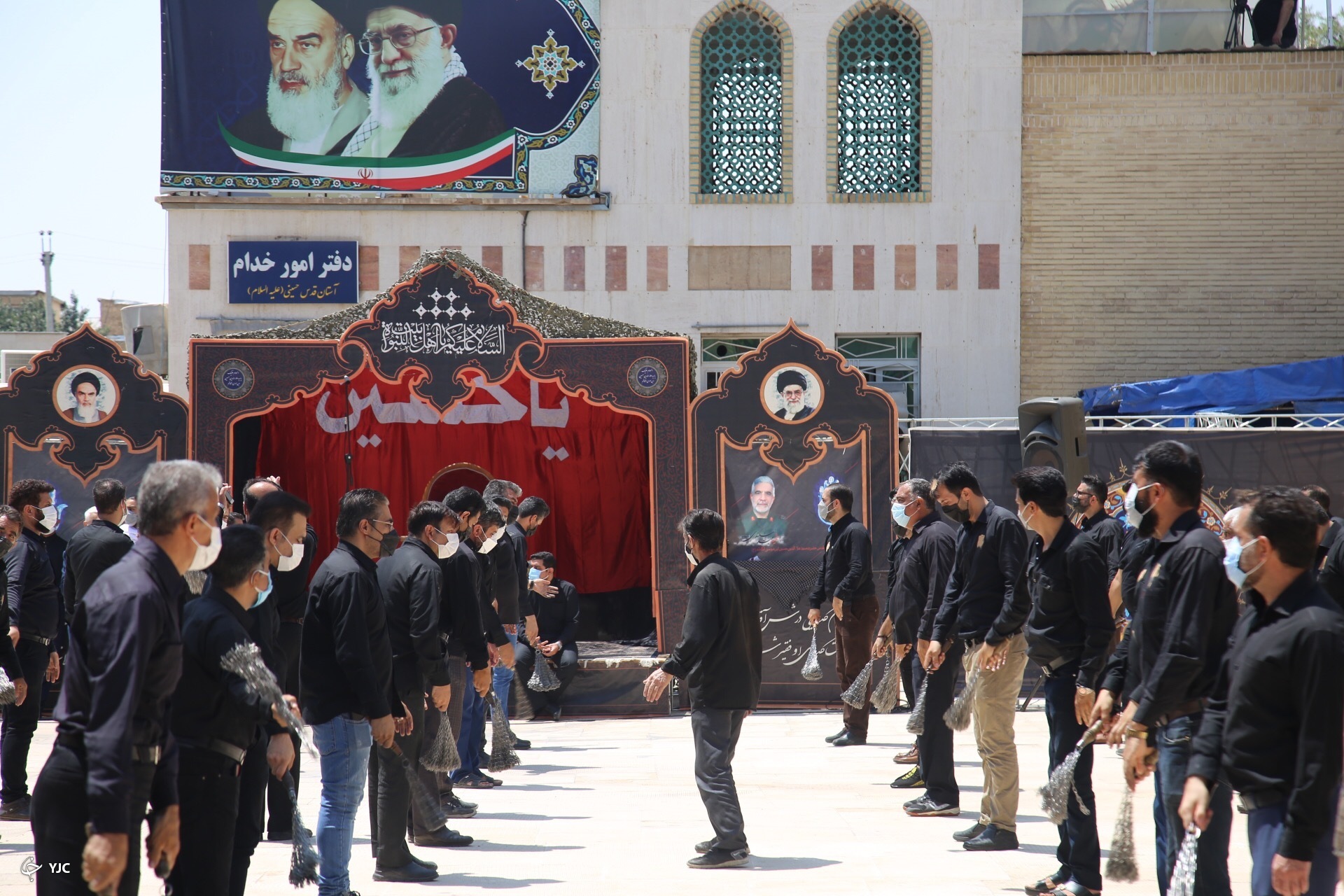 شور حسینی همراه با رعایت اصول بهداشتی در آستان مقدس سید علاءالدین حسین (ع) + تصاویر