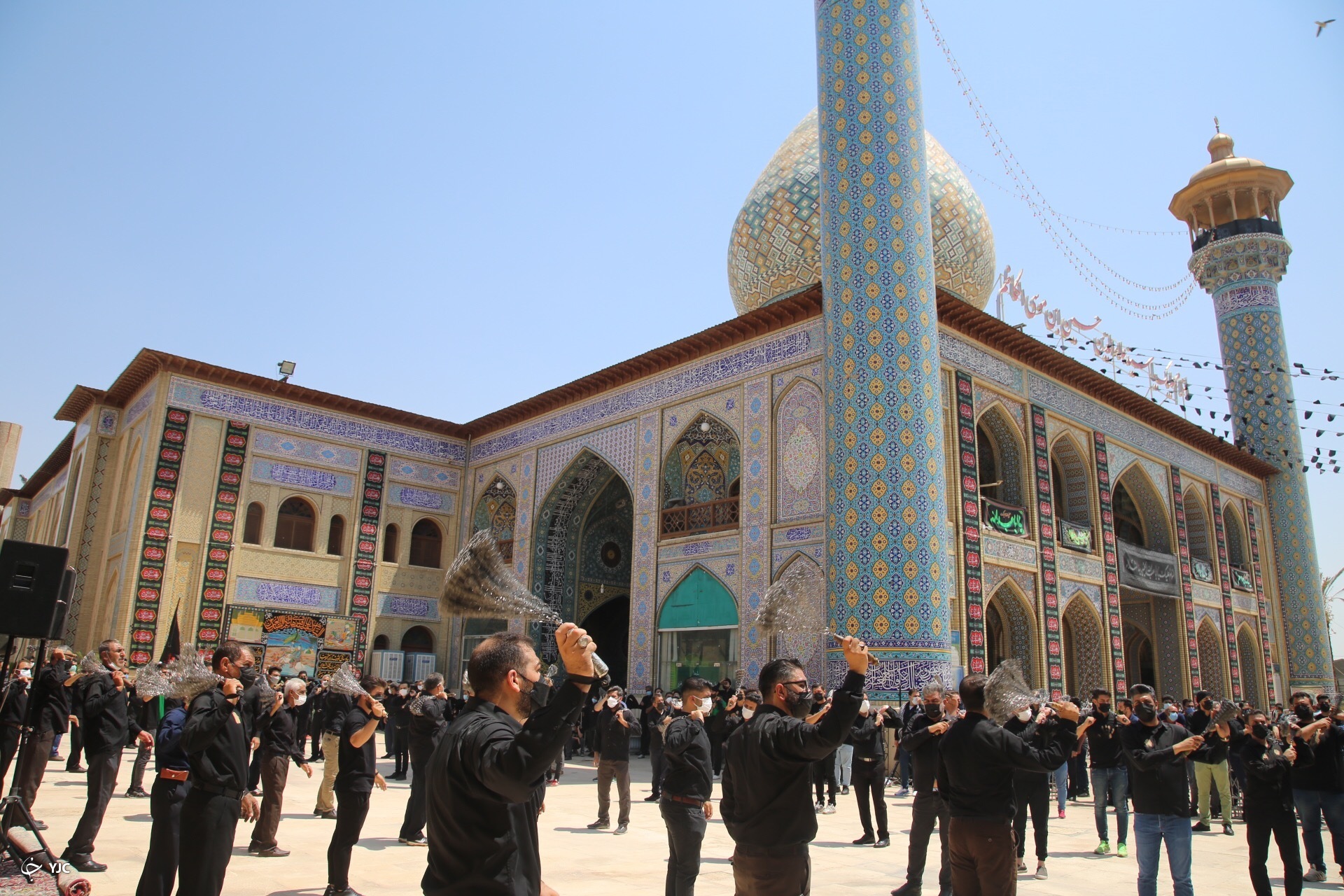 شور حسینی همراه با رعایت اصول بهداشتی در آستان مقدس سید علاءالدین حسین (ع) + تصاویر