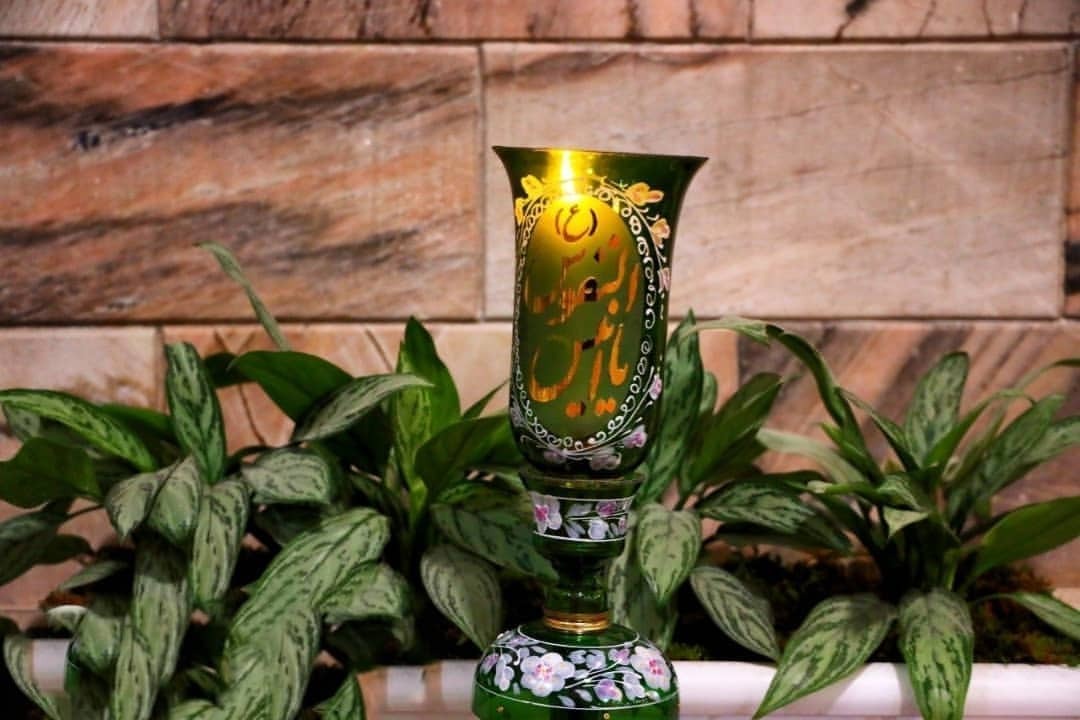 به یاد لالههای حسینی در شام غریبان به یاد لالههای حسینی در شام غریبان