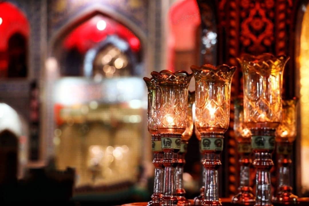 به یاد لالههای حسینی در شام غریبان به یاد لالههای حسینی در شام غریبان