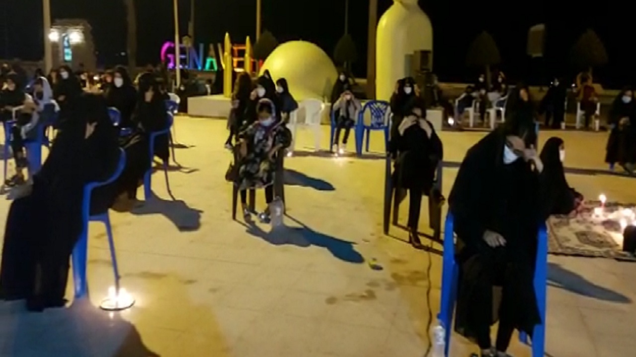 هم‌نوایی عزاداران بوشهری با اهل بیت(ع) در شام غریبان حسین(ع)