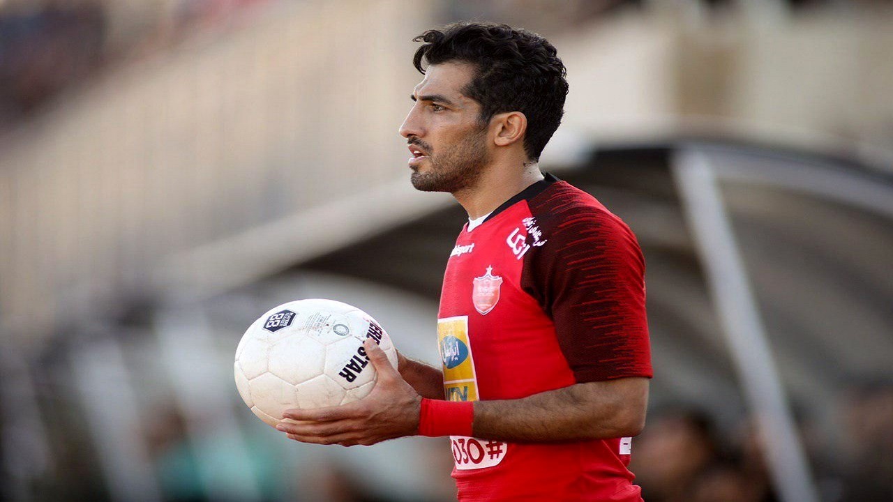 وحید امیری وارد ساختمان باشگاه پرسپولیس شد