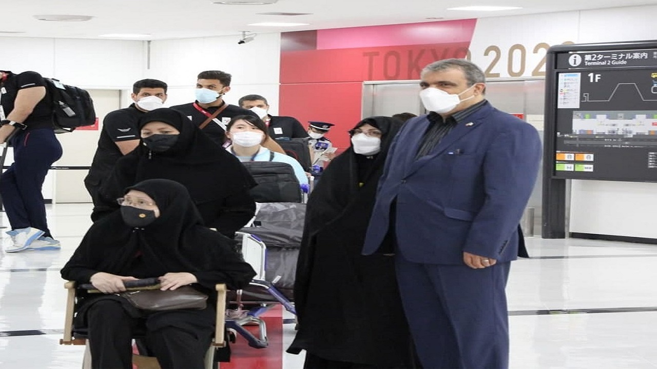 مادر شهید بابایی به منظور سرپرستی نمادین کاروان پارالمپیک ایران وارد ژاپن شد