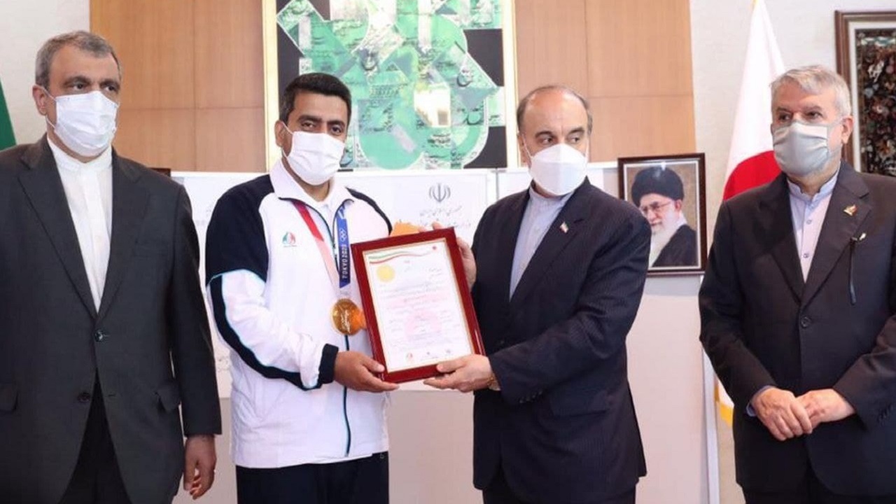 پاداش پای سکوی جواد فروغی پرداخت شد