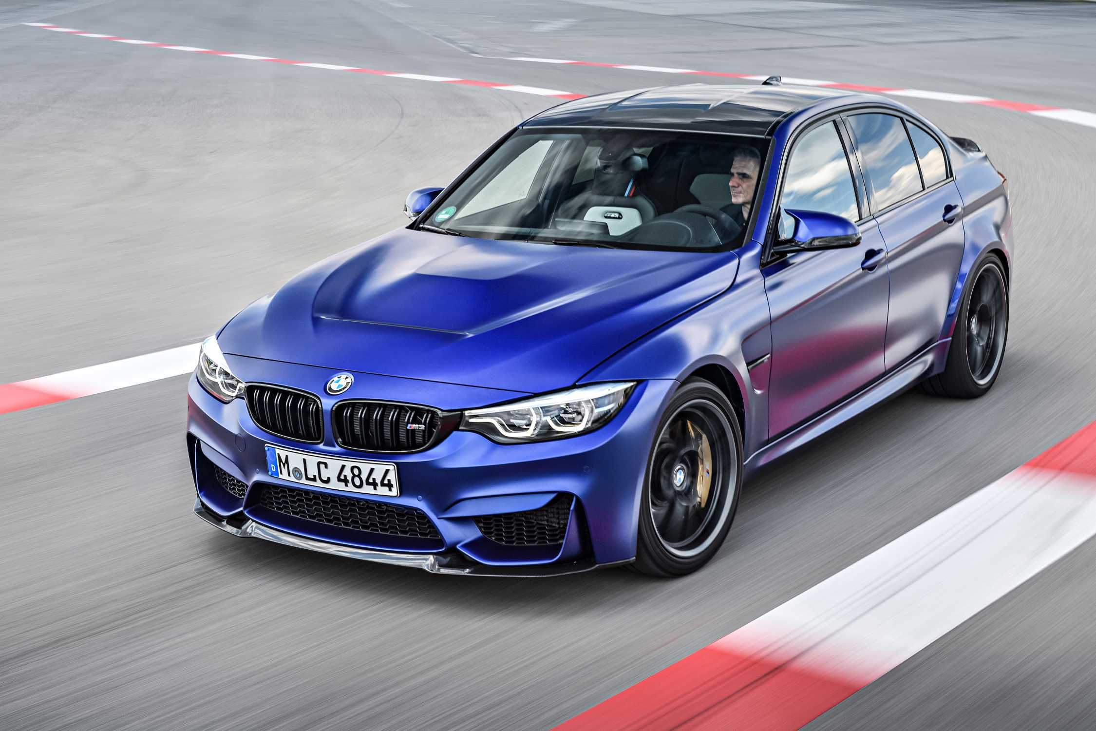 عرضه BMW M3 CS همراه با چراغ های جلو منحصر به فرد و آپشنهای جدید عرضه BMW M3 CS همراه با چراغ های جلو منحصر به فرد و آپشنهای جدید