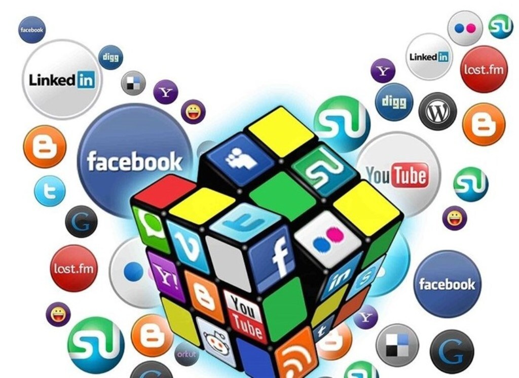 نشر اطلاعات کاربران کلاب هاوس