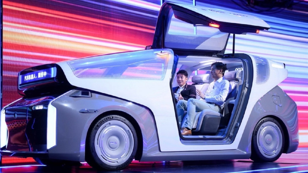 رونمایی Robocar شرکت بایدو با تراشه AI