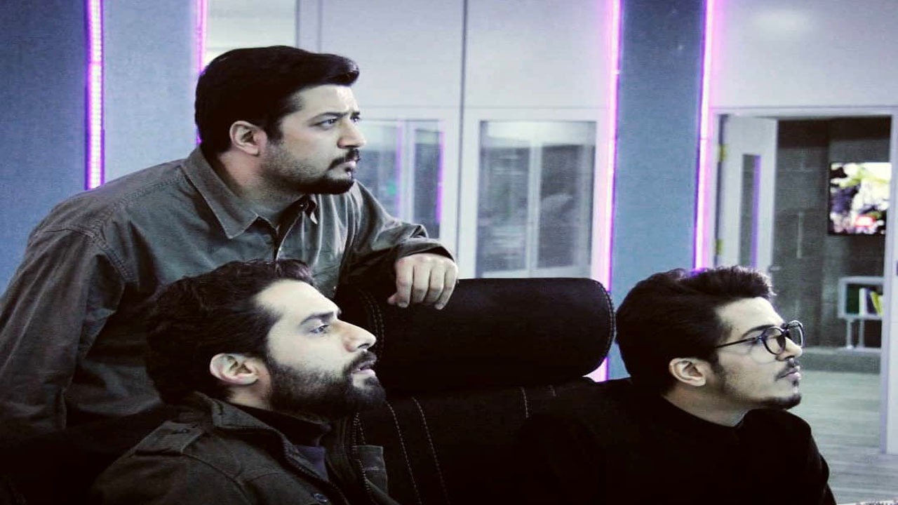 ناگفته‌های پندار اکبری؛ از مبارزه ماموران «گاندو» با کرونا و جاسوس‌ها تا مورد خاص آقای بازیگر