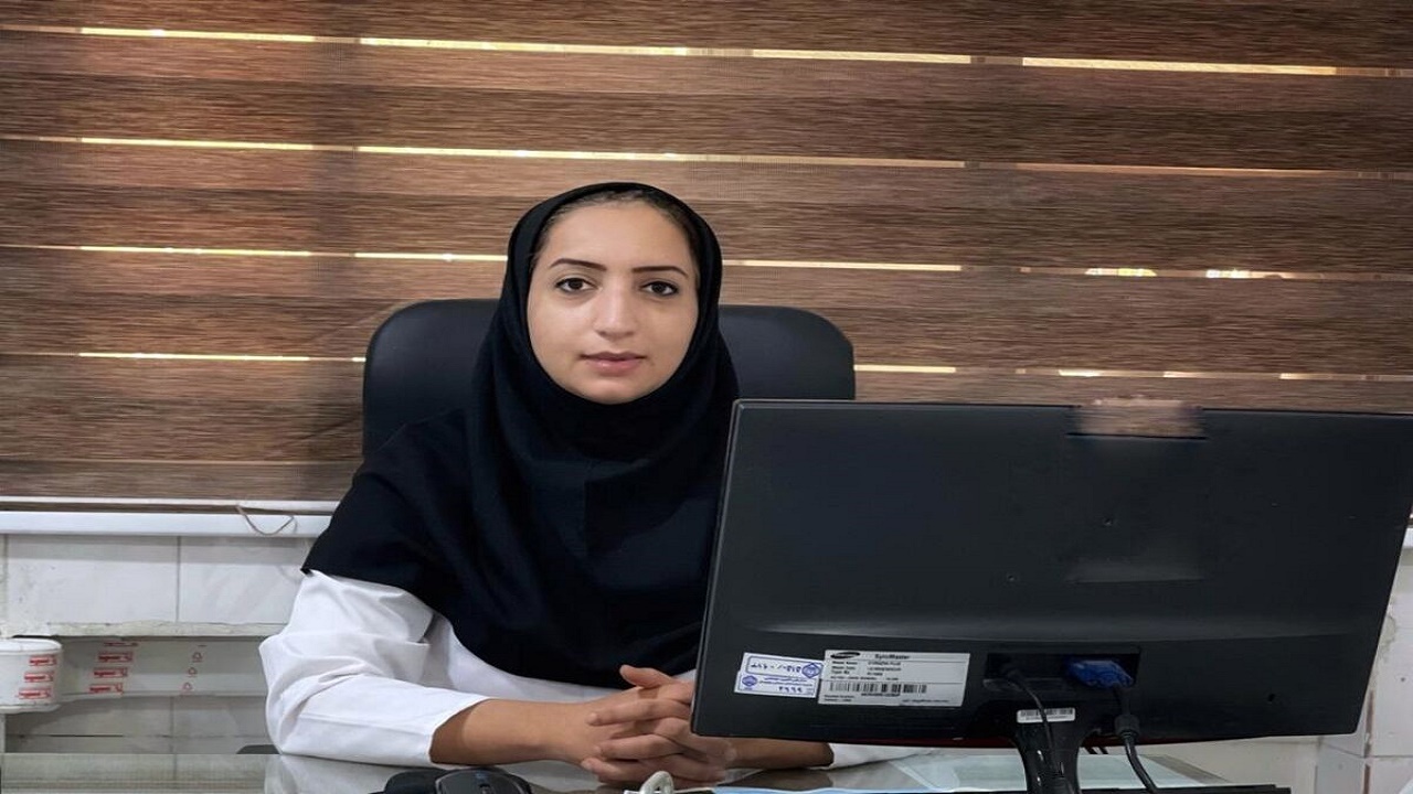 دختر سخت‌کوش بلوچ سکاندار شورای شهر سراوان