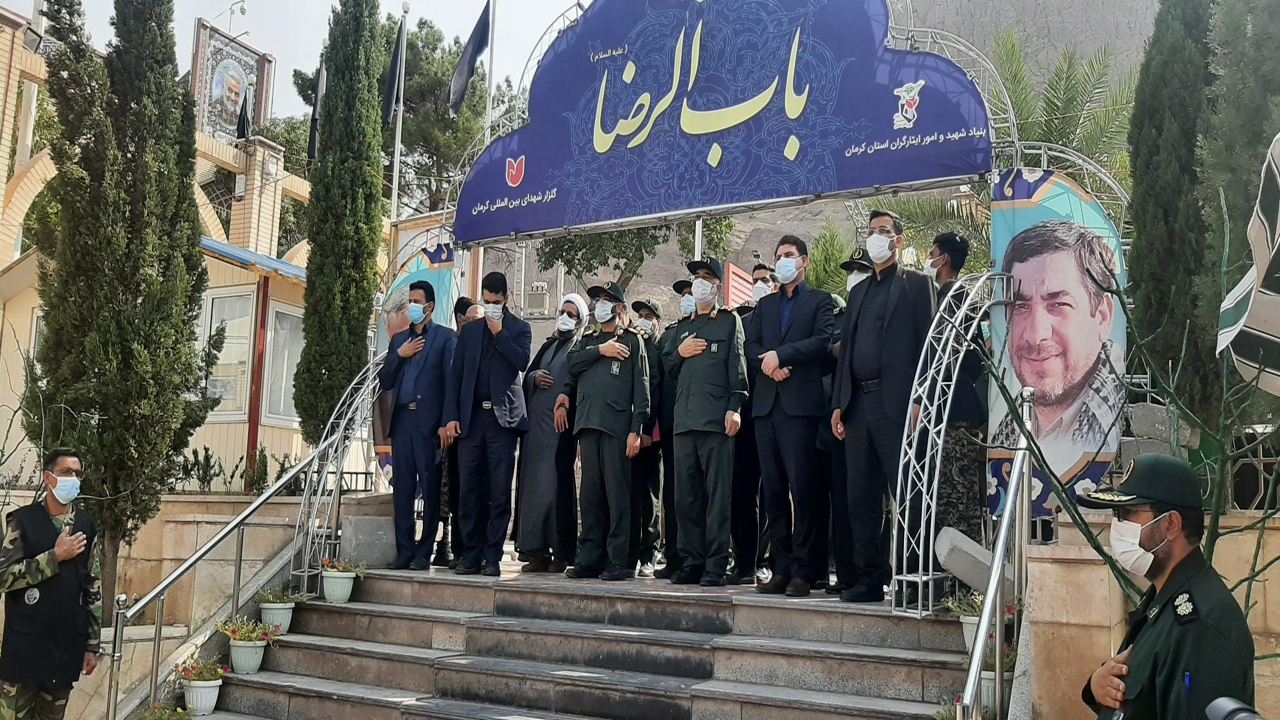 سردار سلامی به سیدالشهدای مقاومت ادای احترام کرد/ ادای احترام ۵۳ ملیت مختلف به شهید سلیمانی+تصاویر