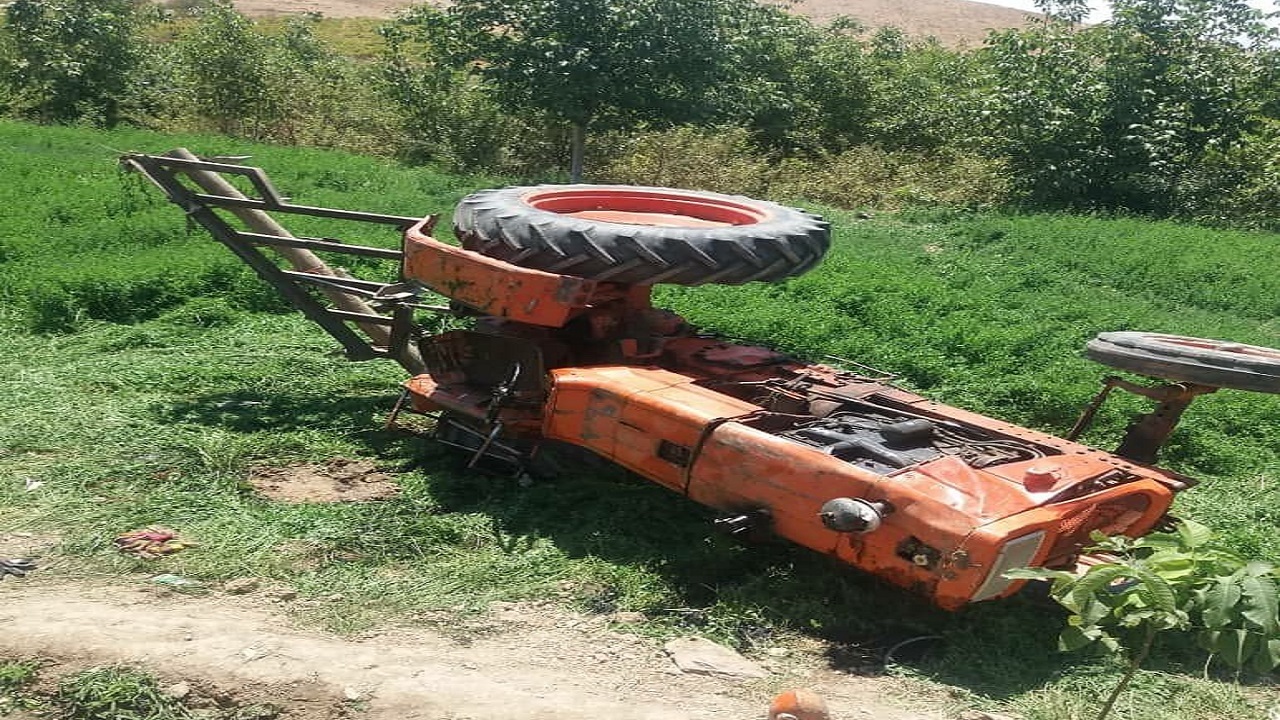 سقوط یک دستگاه تراکتور از پرتگاه روستای هودرج در اسدآباد