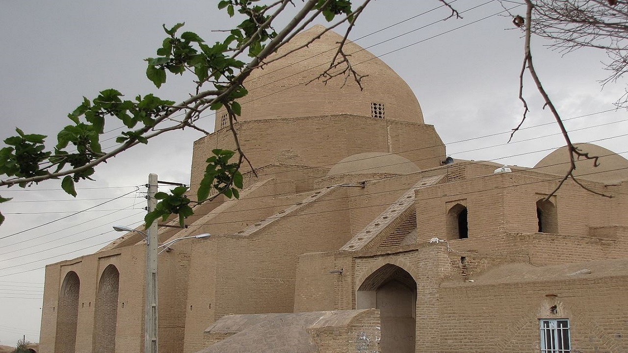 خیابان‌سازی، قلعه تاریخی اردستان را فتح کرد