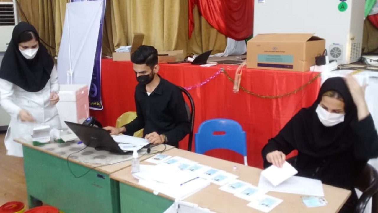 نگرانی شهروندان هندیجانی از به تاخیر افتادن تزریق دُز دوم واکسن کرونا