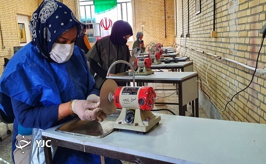 دستانی که به سنگ جان می دهند