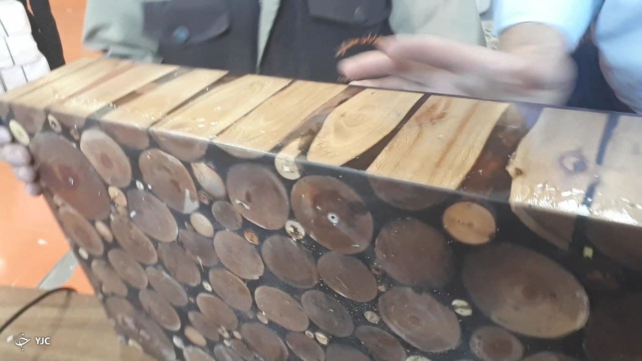 دو کیلو گرم تریاک در باکس چوبی توسط گمرک کشف شد