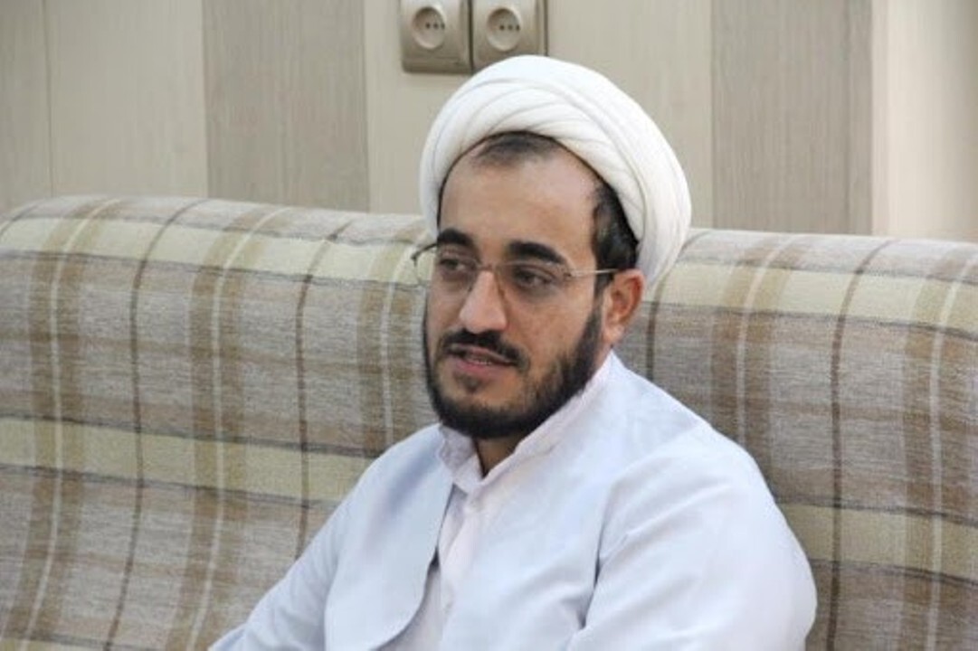 نماز جمعه عامل اتصال دین و نظام اجتماعی است