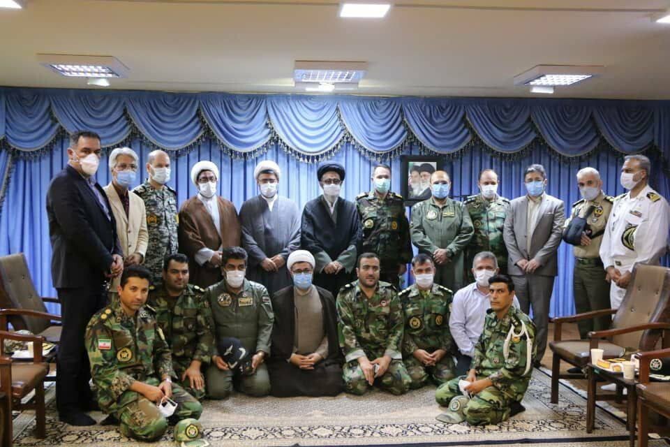 دیدار فرمانده قرارگاه لشکر ۲۱ حمزه و جمعی از فرماندهان و مسئولین ارتش مستقر در تبریز